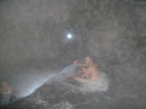 Jon en el rio termal / Jon im Thermalfluss