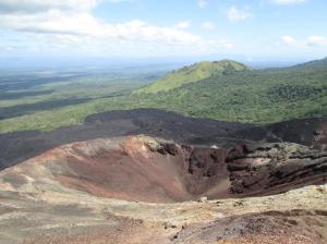 Otro crater del volcan / Ein weiterer Krater des Vulkans