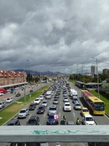 Bogotá - Bienvenidos al trafico / Willkommen im Stau