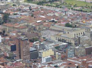 Bogotá – Vista a la plaza Bolívar desde el Monserrate / Blick auf dem Bolívarplatz vom Monserrate