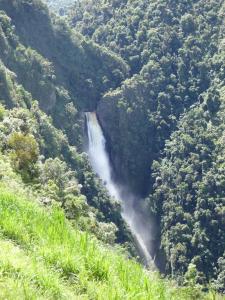 Salto de Bordones - El tercer salto mas alto de Surameria / Der drittgrößte Wasserfall Südamerikas